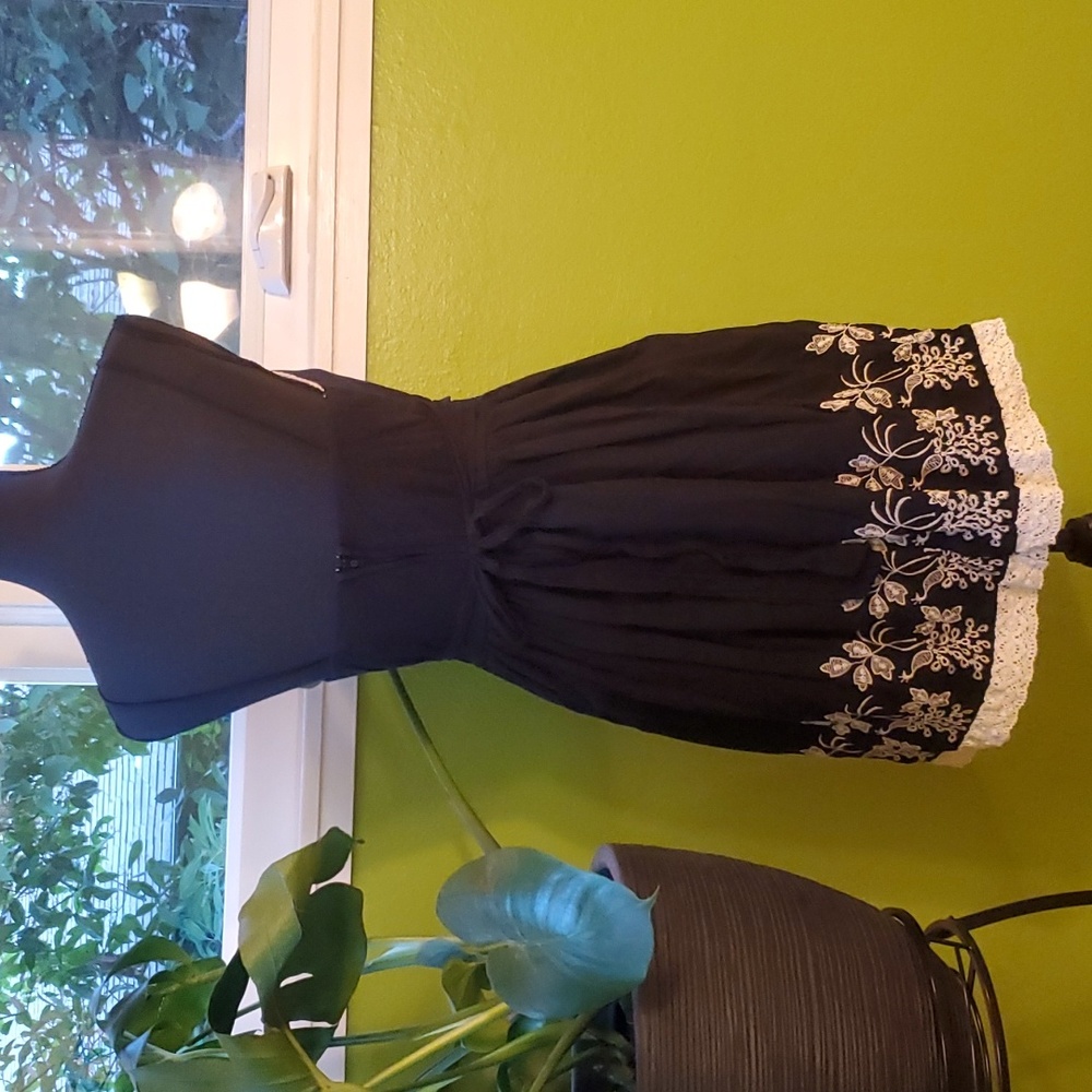 Embroidered Black Dress - Picture 2 of 3